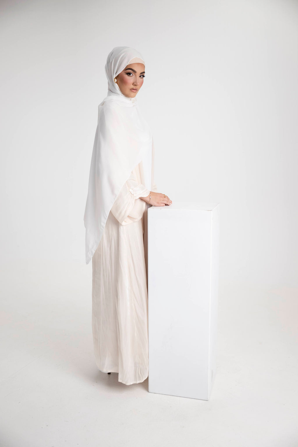 Maya Open Abaya